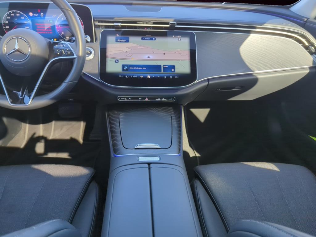 E 220 dT n.Modell PANO+AHK+NAVI+DIST+LED+KEYLESS