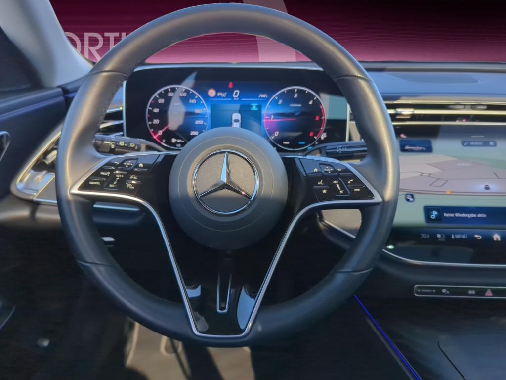 E 220 dT n.Modell PANO+AHK+NAVI+DIST+LED+KEYLESS