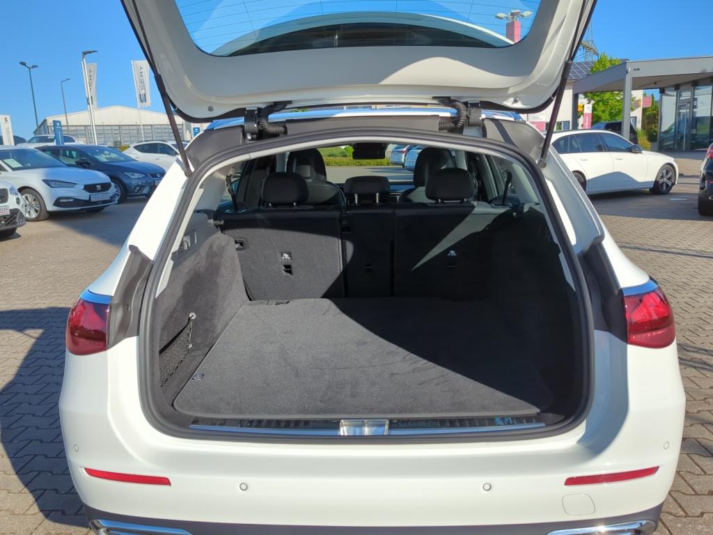 E 220 dT n.Modell PANO+AHK+NAVI+DIST+LED+KEYLESS