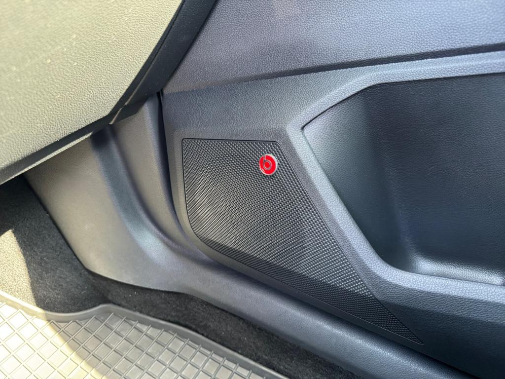 Arona 1.0TSI FR DSG+BEATS+NAVI+SHZ+LED+RFK+SPUR
