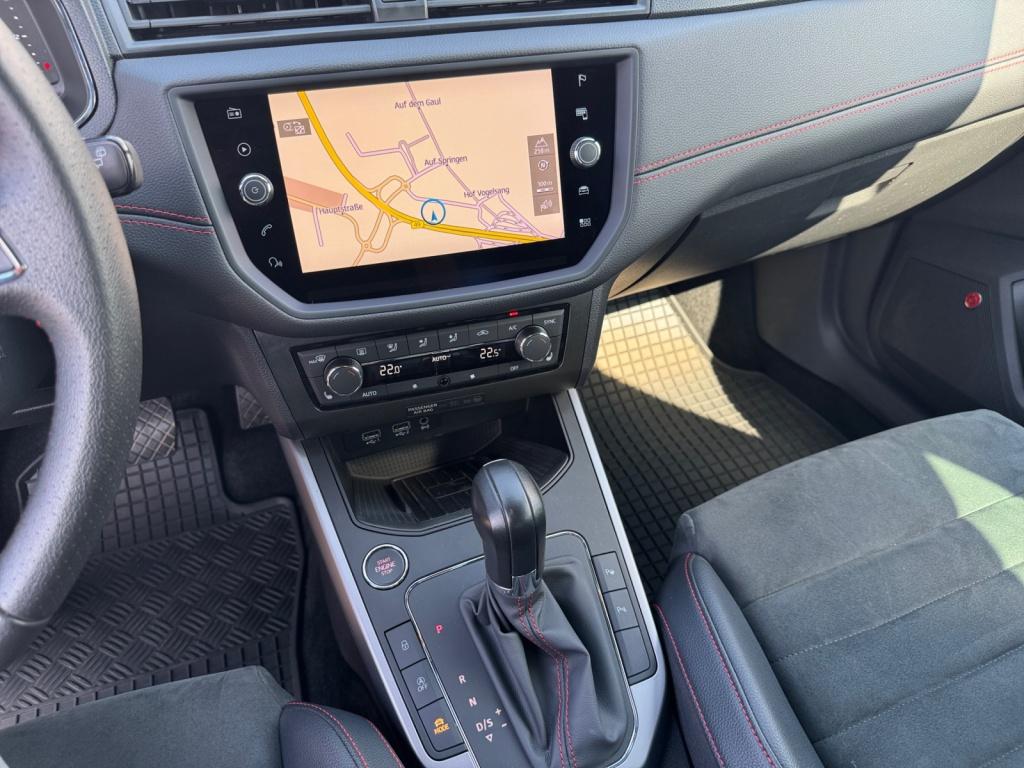 Arona 1.0TSI FR DSG+BEATS+NAVI+SHZ+LED+RFK+SPUR