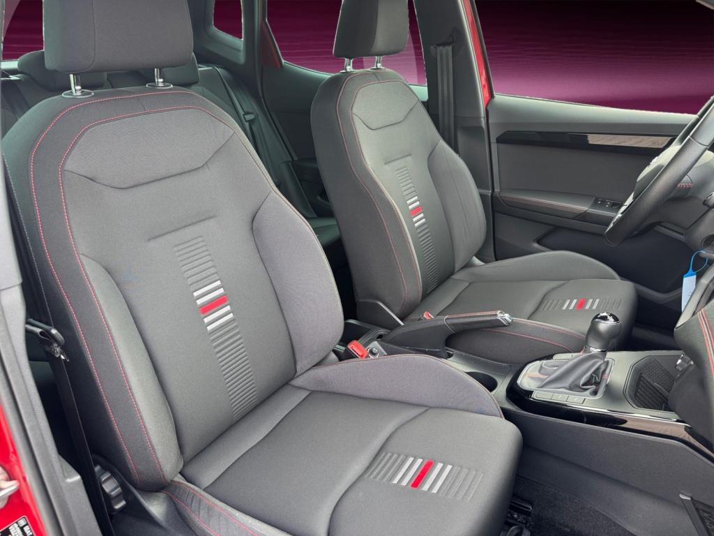 Arona 1.0TSI FR+18+NAVI+DAB+SHZ+KAMERA+LED+TOT