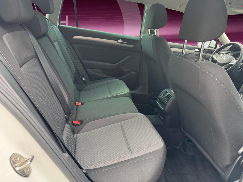 Passat 2.0TDI DSG AHK+NAVI+SHZ+RFK+ACC+SPUR+LED