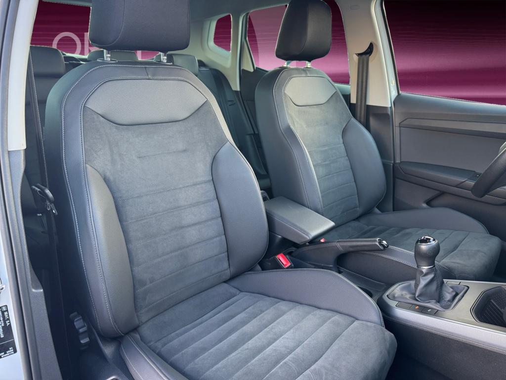 Arona 1.0 TSI Style NAVI+SHZ+TOTW+SPUR+LED+RFK