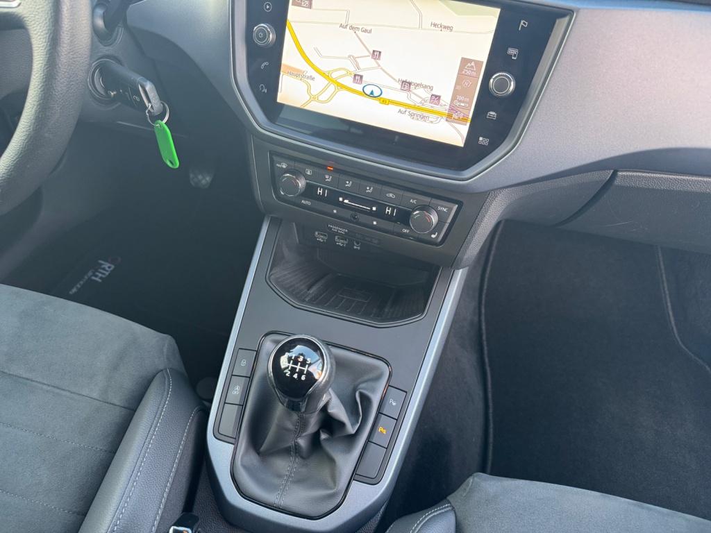 Arona 1.0 TSI Style NAVI+SHZ+TOTW+SPUR+LED+RFK