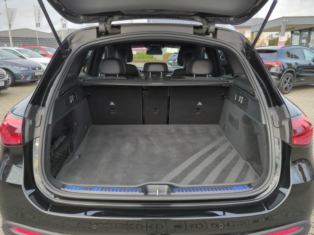 GLC 220 d 4M AMG+NAVI+AHK+LED+RFK+SPUR+DISTANCE