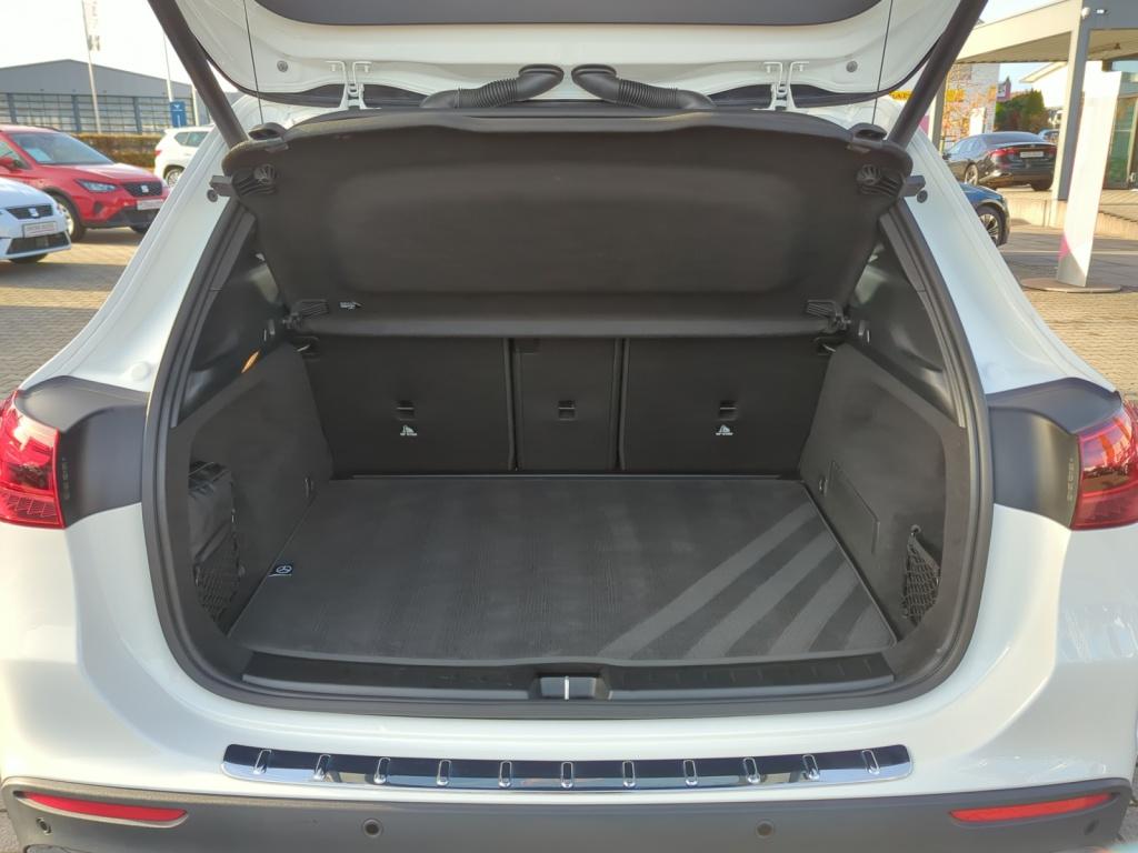 GLA 200 AMG+PANO+NAVI+KEYLESS+AHK+PDC+KAMERA LM