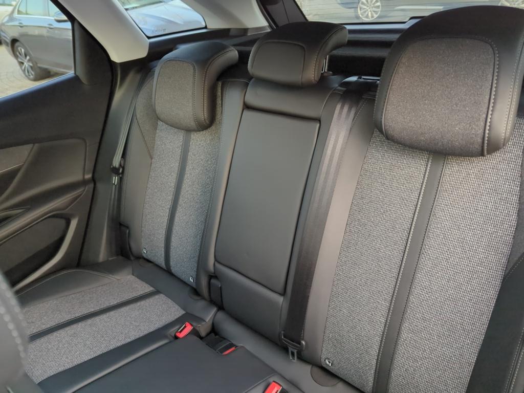 3008 2.0 BlueHDi 180AUT Allure NAVI+LED+SHZ+KAM