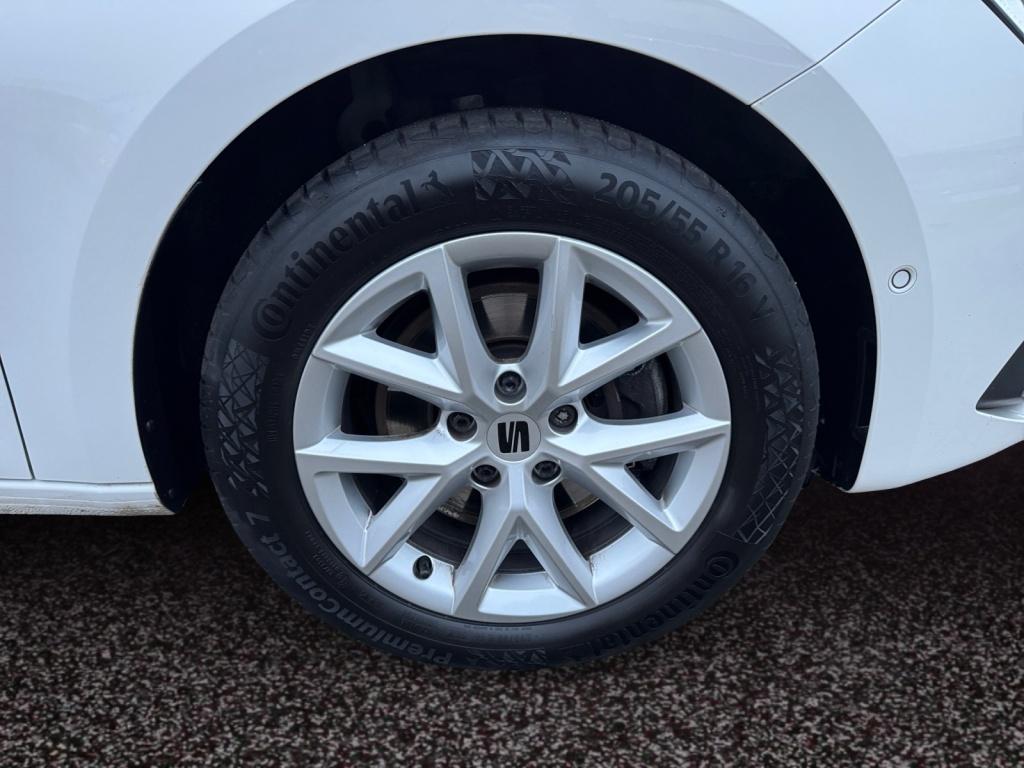 Leon SP 2.0 TDI AUT+NAVI+BEATS+PANO+LED+SHZ+RFK