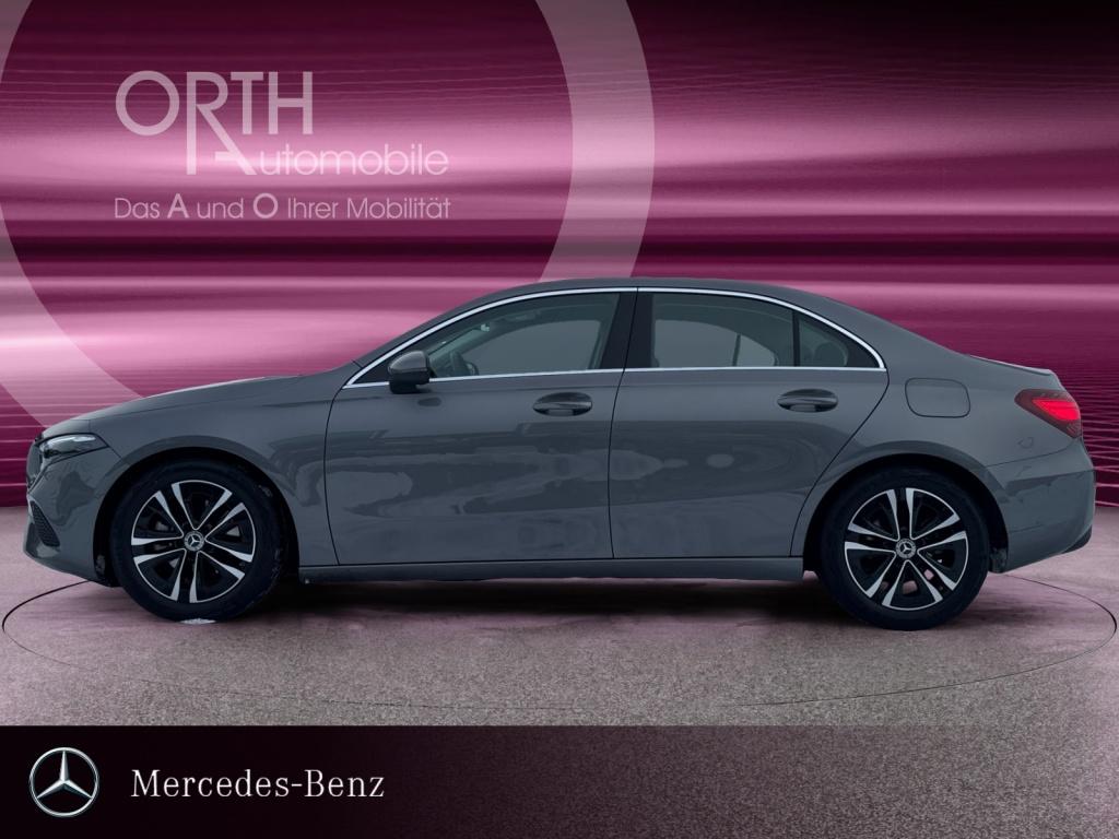 A 180d 8G-DCT Limousine NAVI+AHK+LED+SHZ+KAMERA