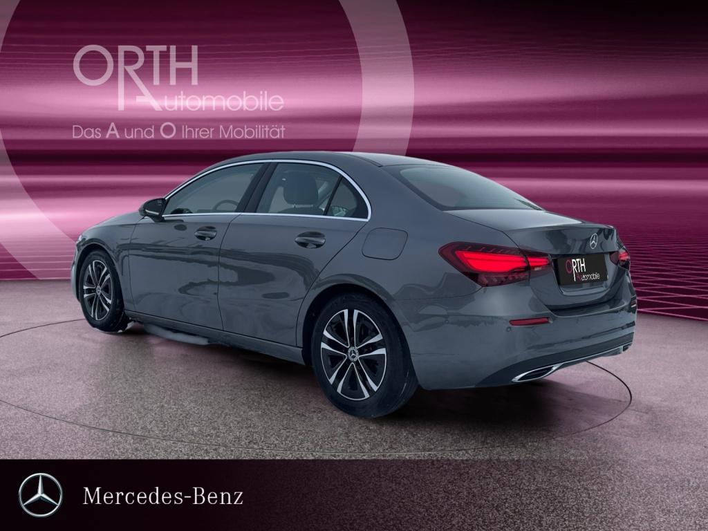 A 180d 8G-DCT Limousine NAVI+AHK+LED+SHZ+KAMERA