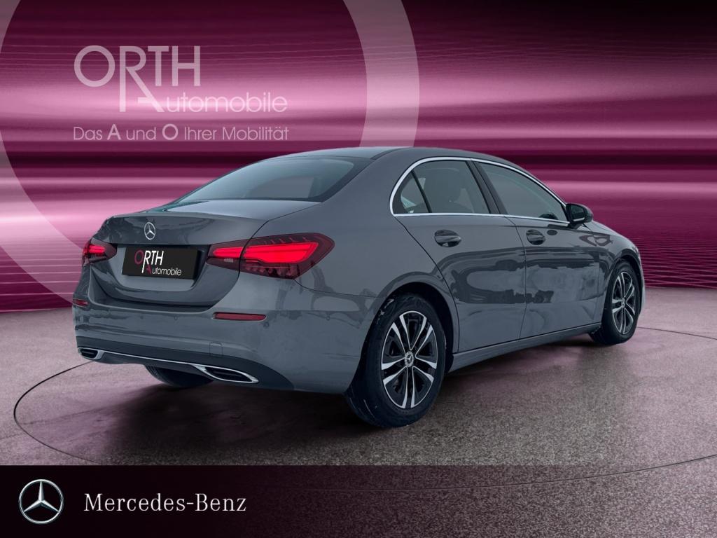 A 180d 8G-DCT Limousine NAVI+AHK+LED+SHZ+KAMERA