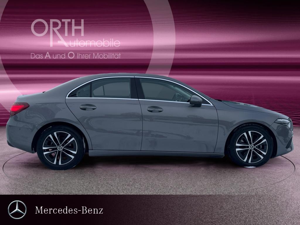 A 180d 8G-DCT Limousine NAVI+AHK+LED+SHZ+KAMERA