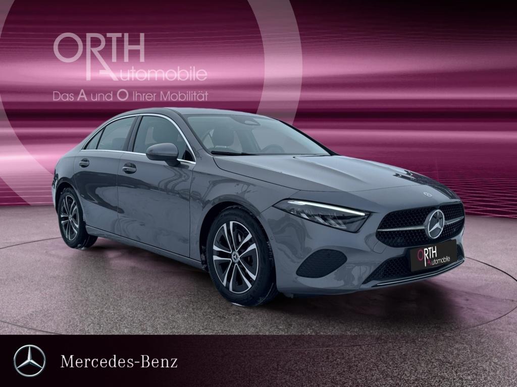 A 180d 8G-DCT Limousine NAVI+AHK+LED+SHZ+KAMERA