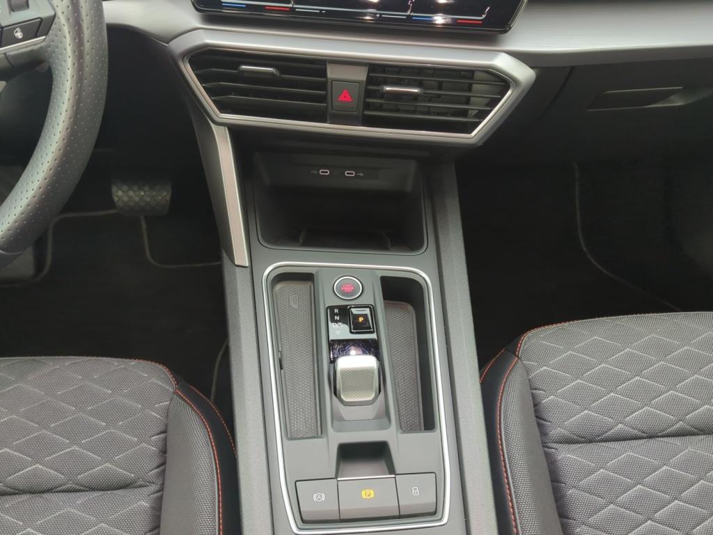 Leon SP 1.5 eTSI AUT. FR+NAVI+SHZ+LED+AHK+RFK LM