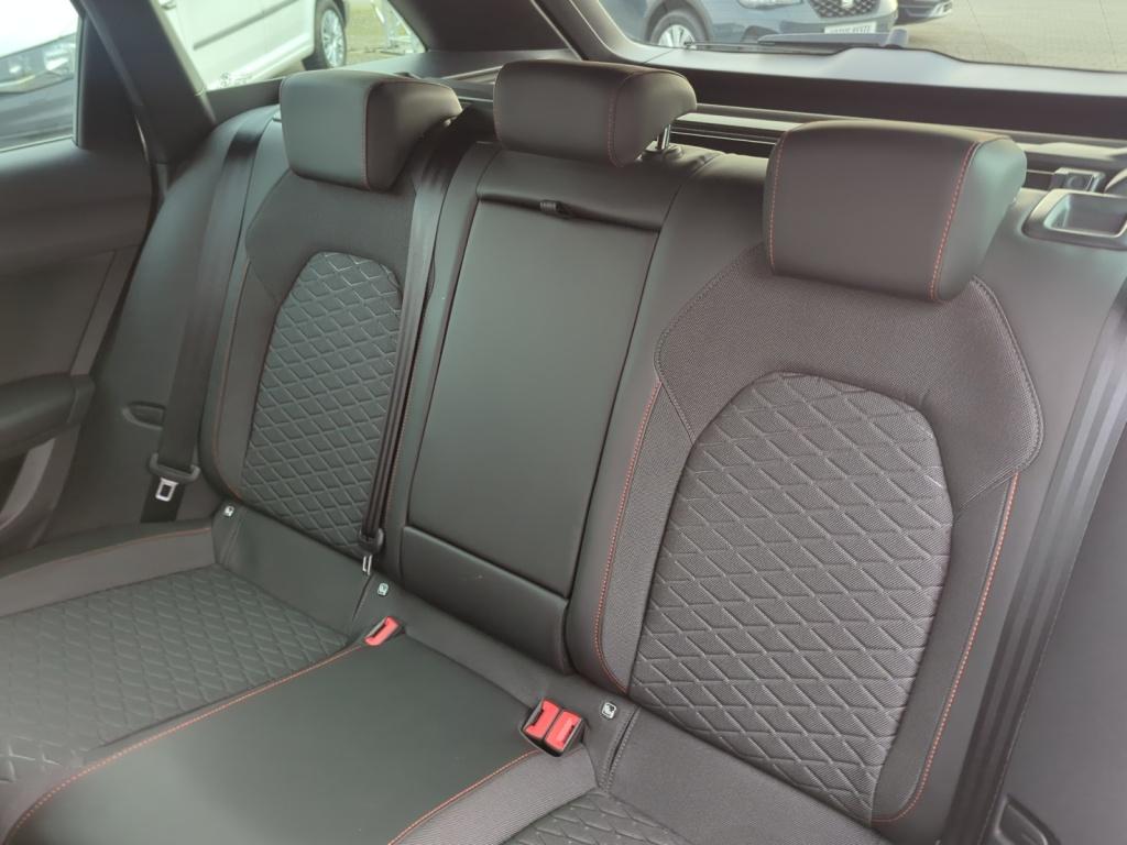 Leon SP 1.5 eTSI AUT. FR+NAVI+SHZ+LED+AHK+RFK LM