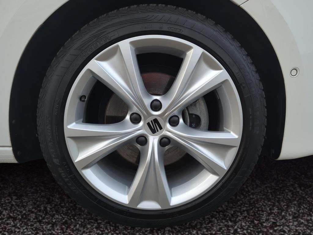 Leon SP 1.5 eTSI AUT. FR+NAVI+SHZ+LED+AHK+RFK LM