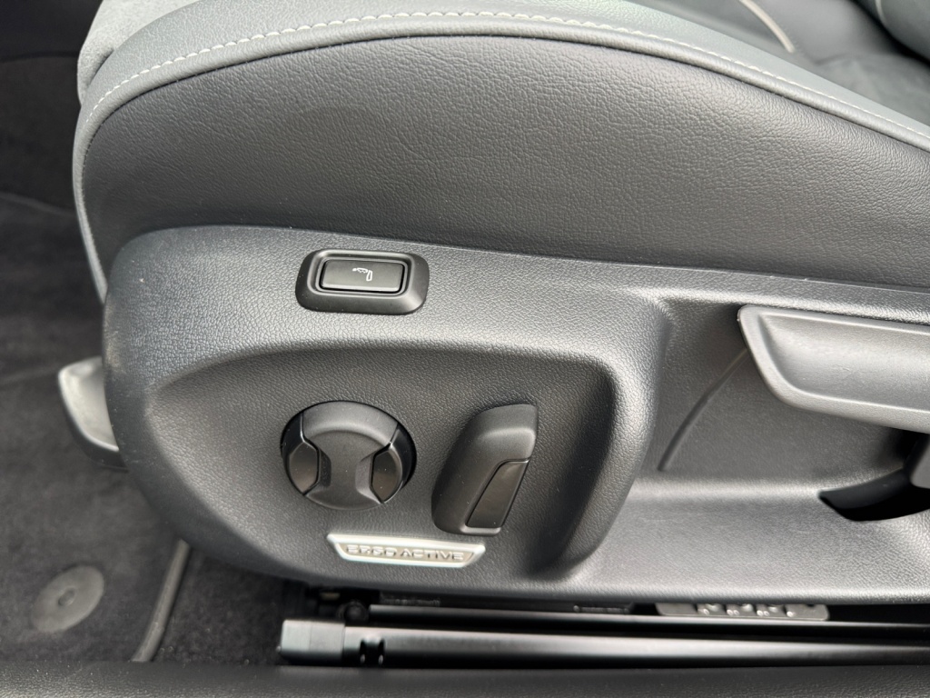 Passat 1.5 eTSI Business NAVI+SHZ+ACC+LED+RFK LM