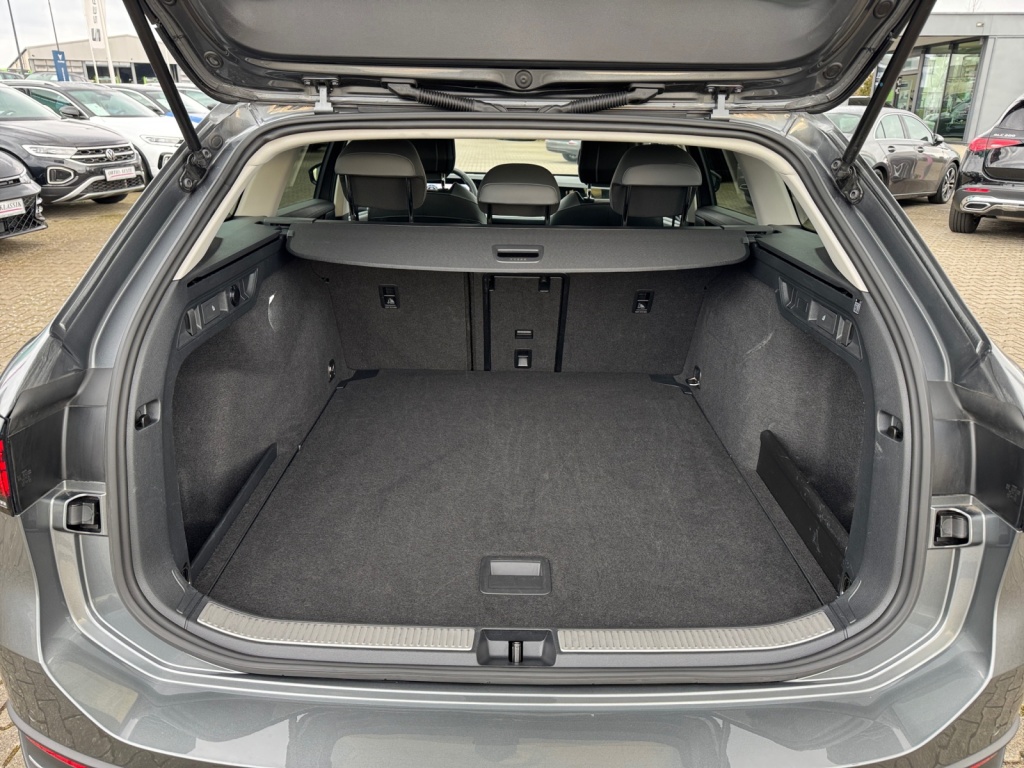 Passat 1.5 eTSI Business NAVI+SHZ+ACC+LED+RFK LM