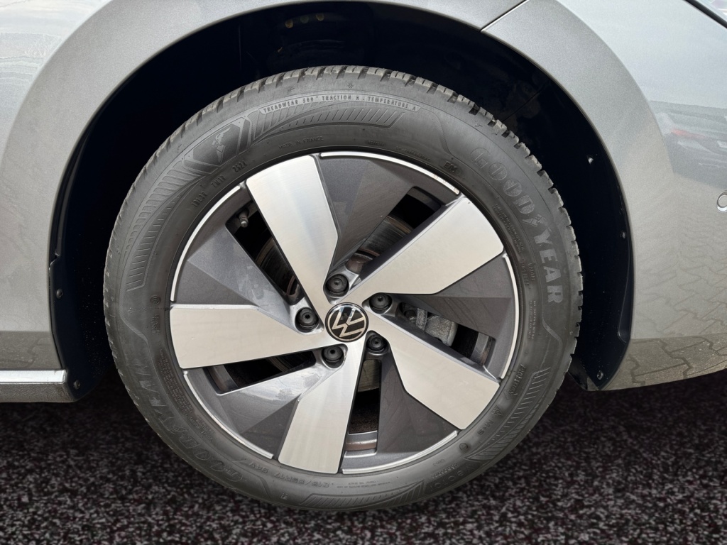 Passat 1.5 eTSI Business NAVI+SHZ+ACC+LED+RFK LM