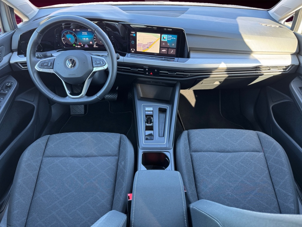 Golf VIII Variant LIFE 2.0 TDI DSG+NAVI+SHZ+LED