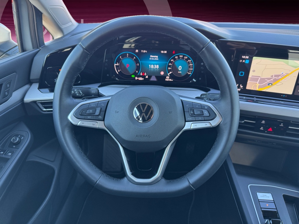 Golf VIII Variant LIFE 2.0 TDI DSG+NAVI+SHZ+LED