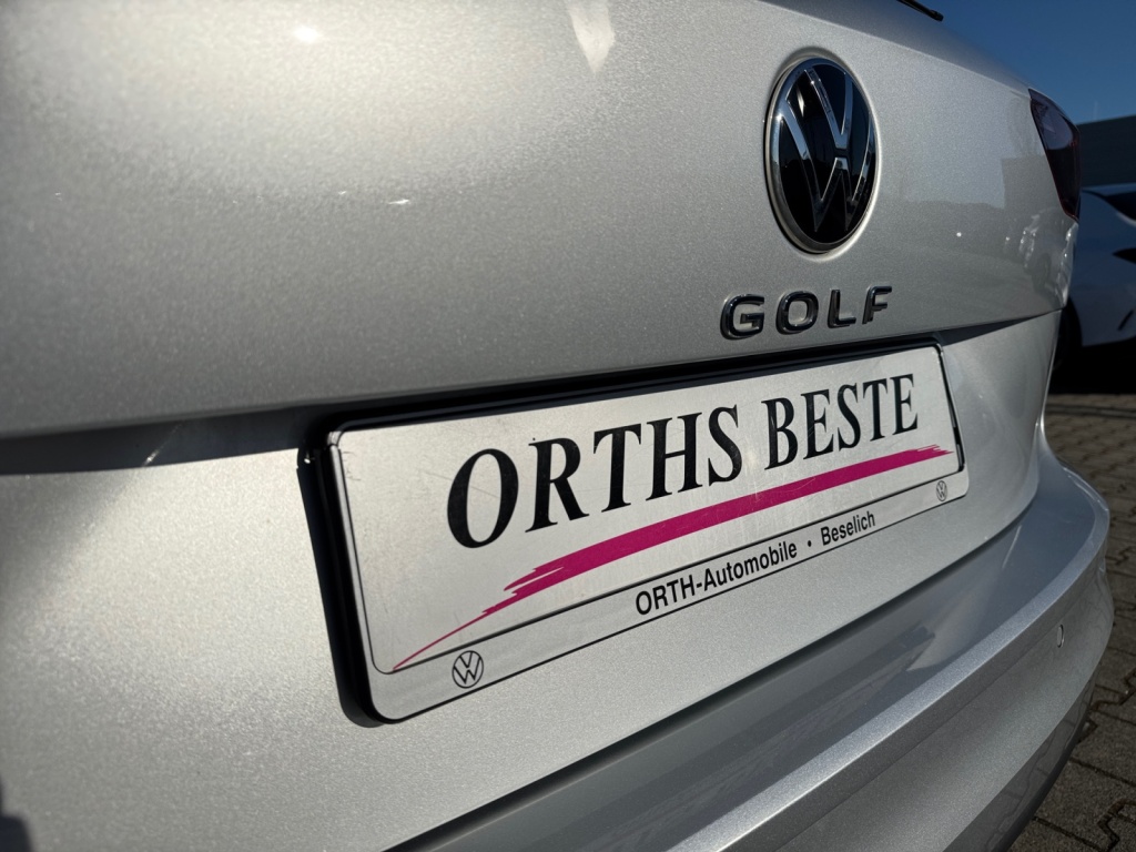 Golf VIII Variant LIFE 2.0 TDI DSG+NAVI+SHZ+LED