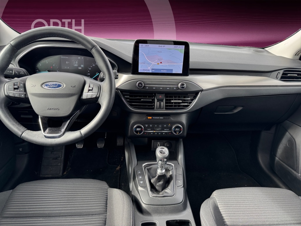 Focus 2.0 EcoBlue Titanium NAVI+CAR-PLAY+SHZ+LED