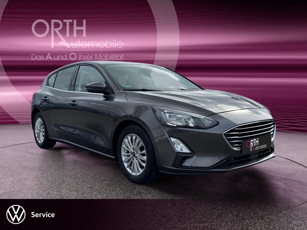 Focus 2.0 EcoBlue Titanium NAVI+CAR-PLAY+SHZ+LED