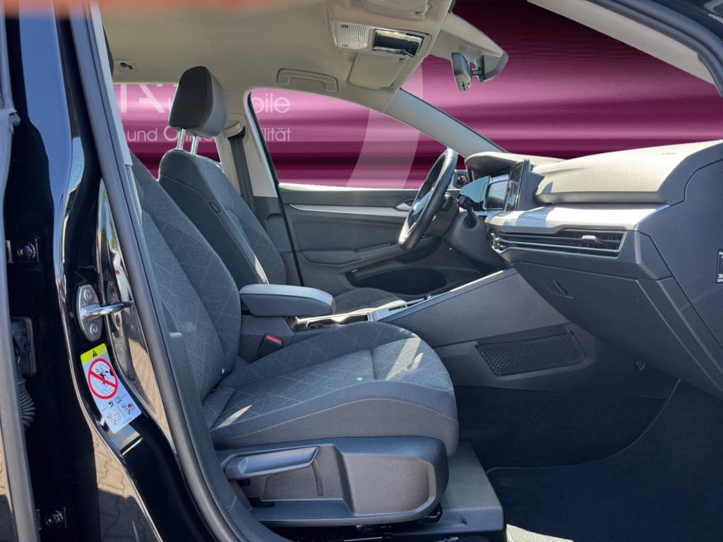 Golf VIII 1.5 eTSI Life AHK+NAVI+SHZ+ACC+LED ACC