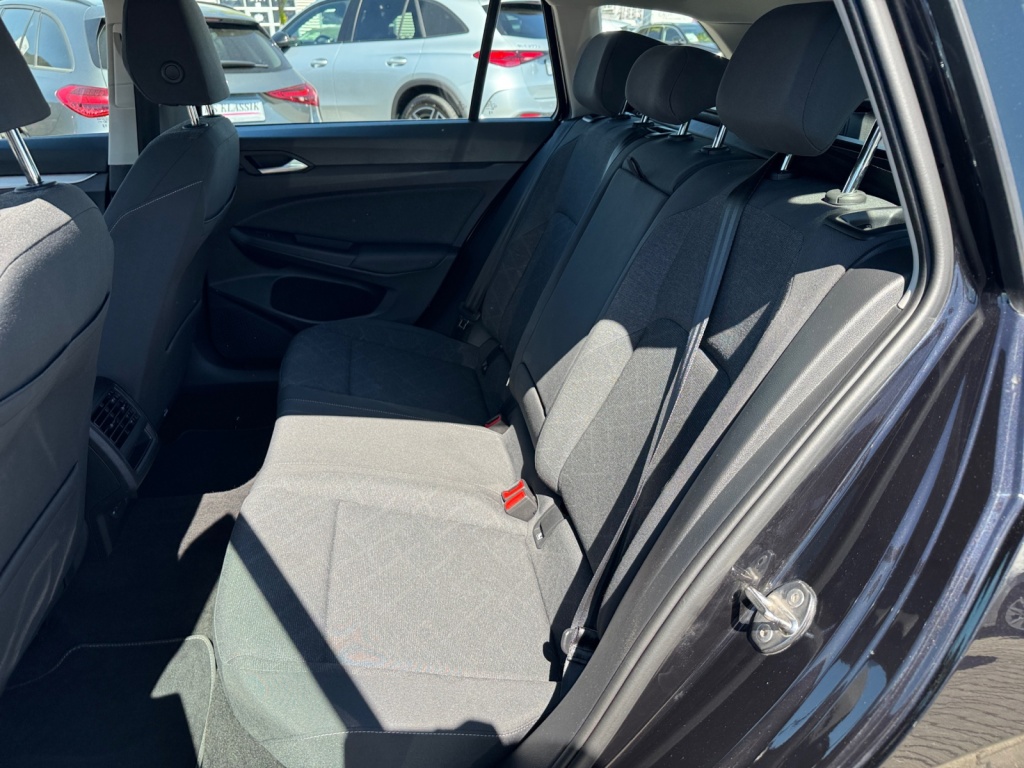 Golf VIII 1.5 eTSI Life AHK+NAVI+SHZ+ACC+LED ACC