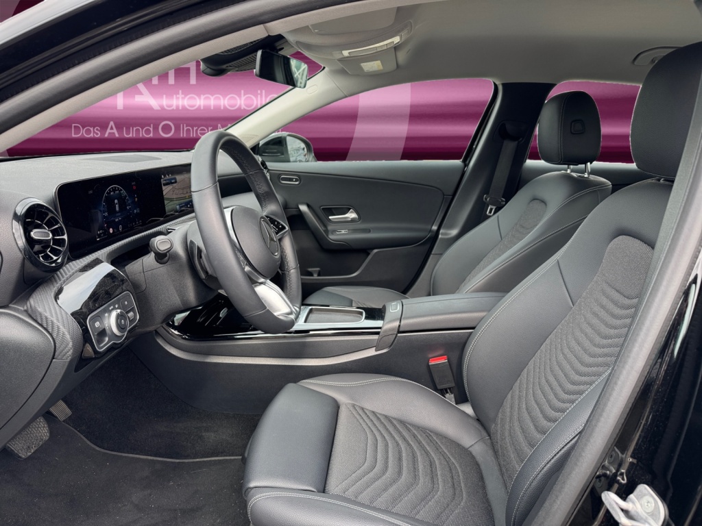 A 180 d 8-G DCT NAVI+KLIMA+SHZ+RFK+LED+SPUR+ALU