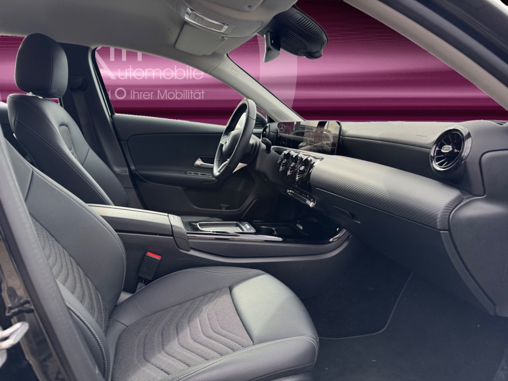 A 180 d 8-G DCT NAVI+KLIMA+SHZ+RFK+LED+SPUR+ALU