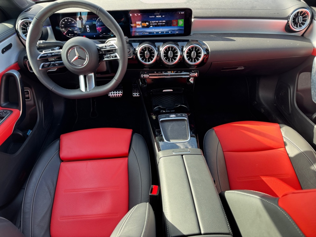 CLA 200 AMG-LINE 7G-DCT+PANO+KEYLESS+PARK-PAKET