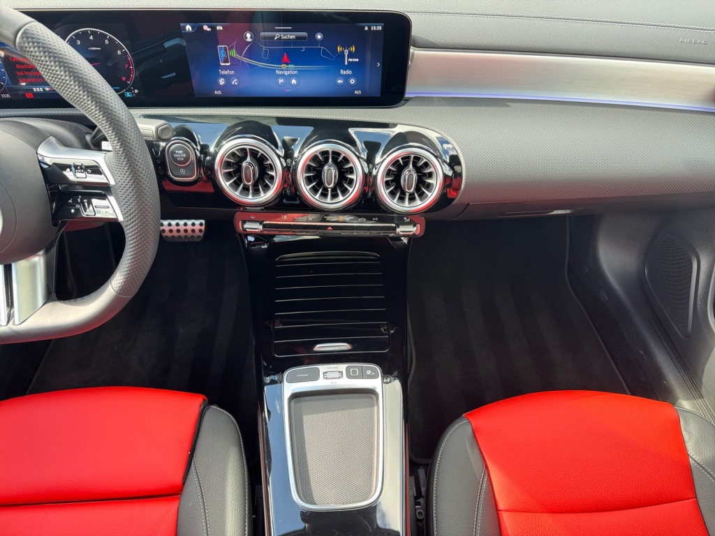 CLA 200 AMG-LINE 7G-DCT+PANO+KEYLESS+PARK-PAKET