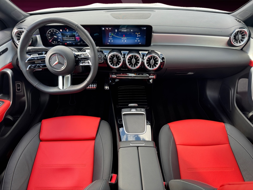 CLA 200 AMG-LINE 7G-DCT+PANO+KEYLESS+PARK-PAKET