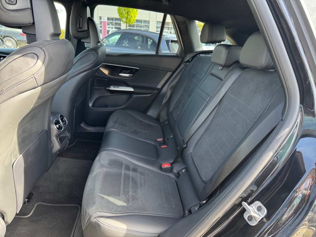 GLC 300 d 4MATIC AMG+NIGHT+NAVI+SHZ+AHK+RFK+LED