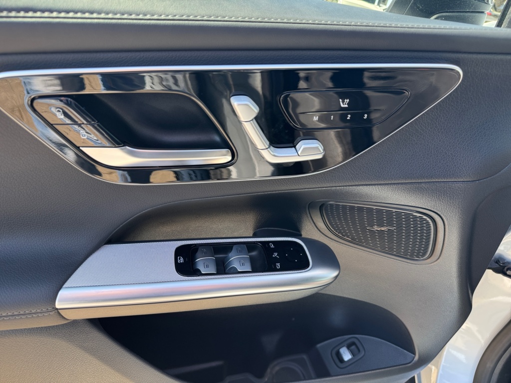 GLC 300 d 4M AMG+NIGHT+NAVI+SHZ+AHK+RFK+LED ACC