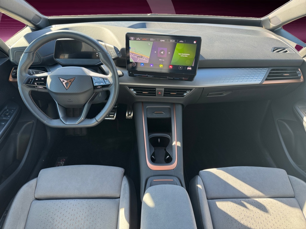 Born 204PS (58kWh) NAVI+SHZ+RFK+PDC+LED 2xKlima