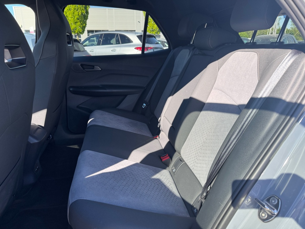 Born 204PS (58kWh) NAVI+SHZ+RFK+PDC+LED 2xKlima