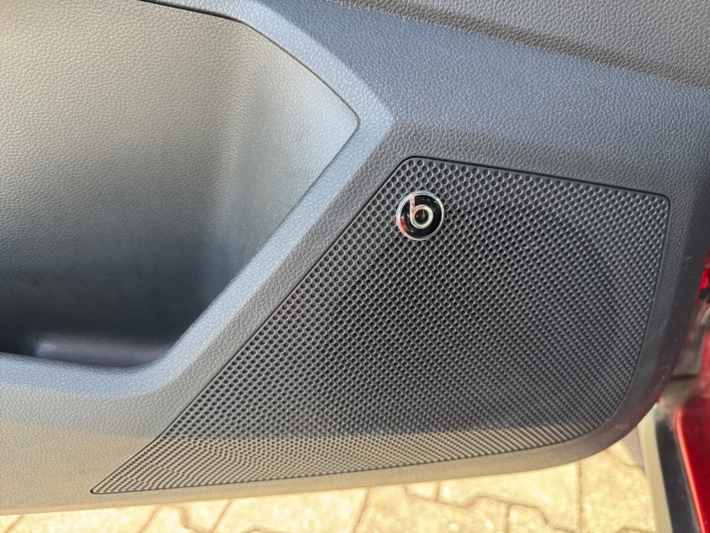 Arona 1.0 TSI FR DSG+ACC+NAVI+SHZ+LED+AHK+RFK LM