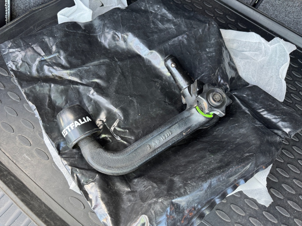 Arona 1.0 TSI FR DSG+ACC+NAVI+SHZ+LED+AHK+RFK LM