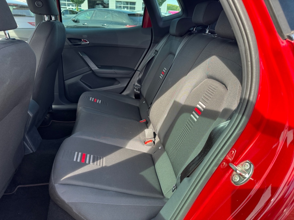 Arona 1.0 TSI FR DSG+ACC+NAVI+SHZ+LED+AHK+RFK LM