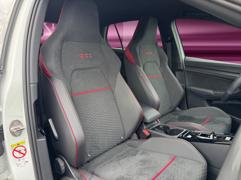 Golf VIII 2.0TSI GTI DSG+Clubsport NAVI+SHZ+ACC