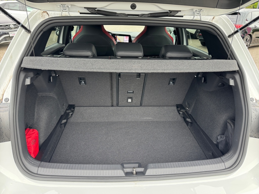 Golf VIII 2.0TSI GTI DSG+Clubsport NAVI+SHZ+ACC