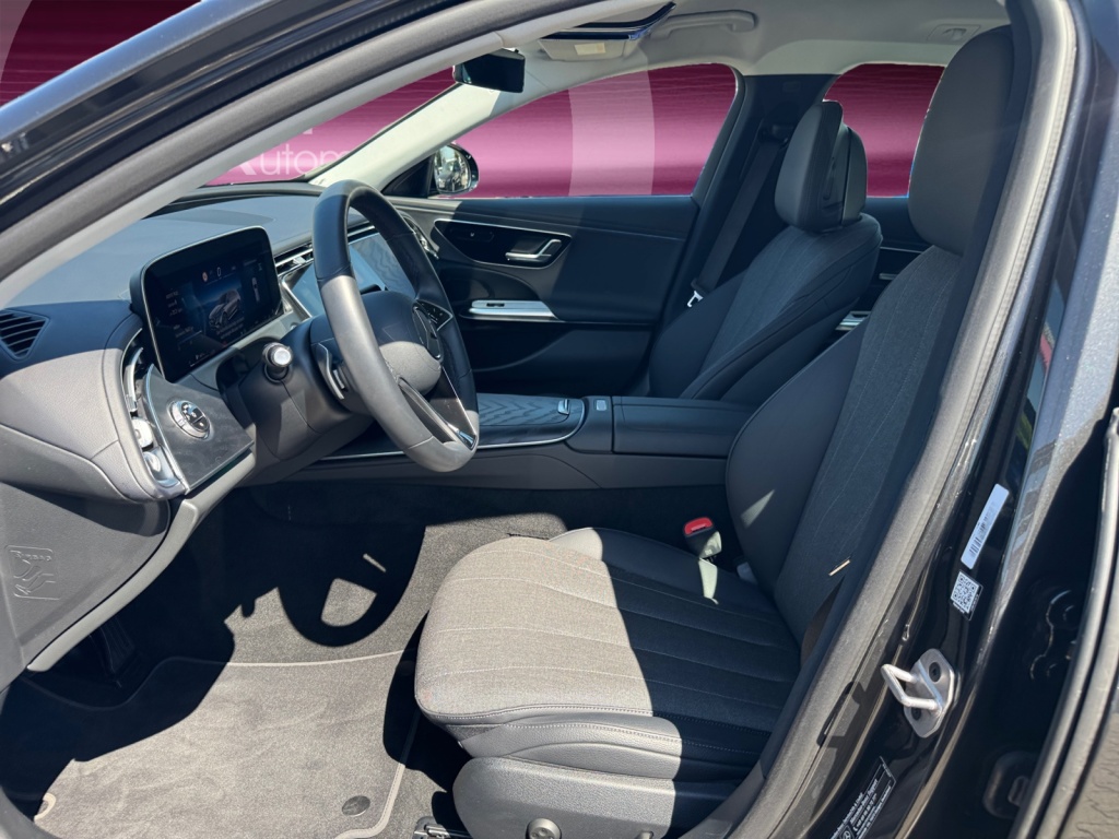 E 220 d T AVANTG+AHK+SHZ+NAVI PREMIUM+CAR-PLAY