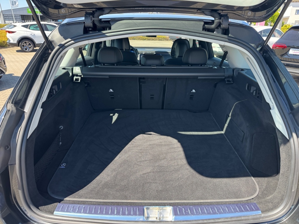 E 220 d T AVANTG+AHK+SHZ+NAVI PREMIUM+CAR-PLAY