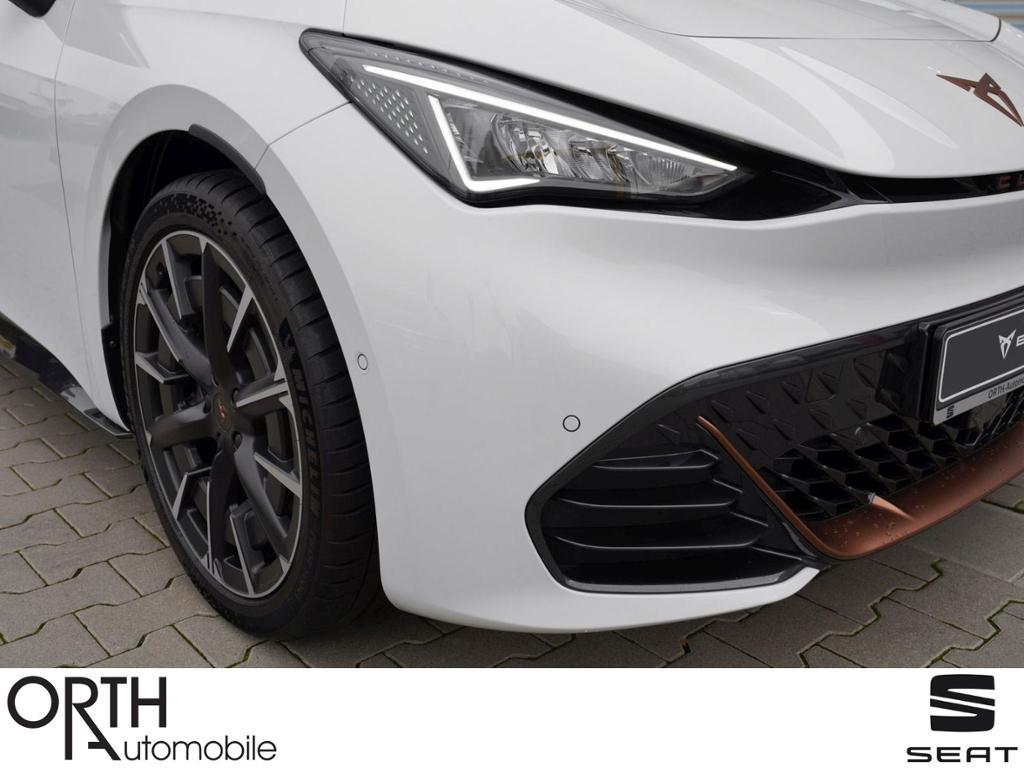 Born 170kW 231PS 77 kWh HEAD UP+BEATS+MASSAGE