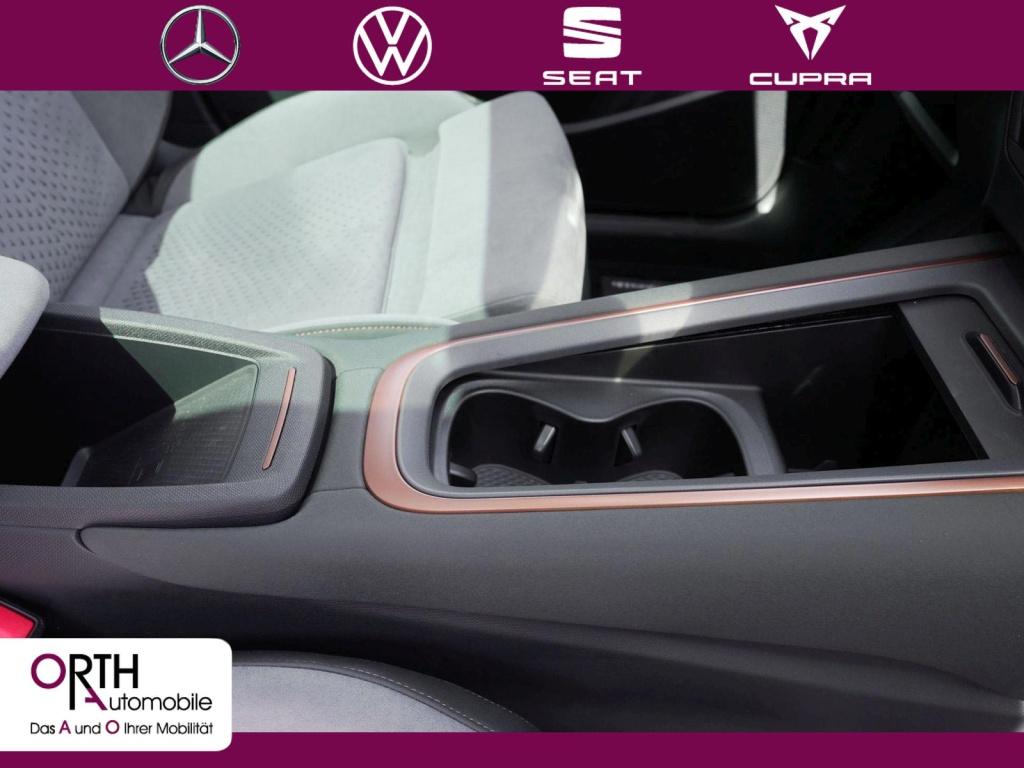 Born 150 kW (204 PS) 58 kW Massage HUD S-Sitz Sou