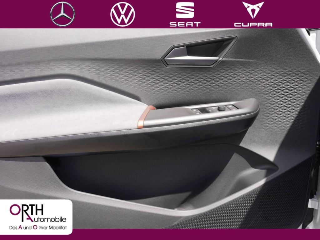 Born 150 kW (204 PS) 58 kW Massage HUD S-Sitz Sou